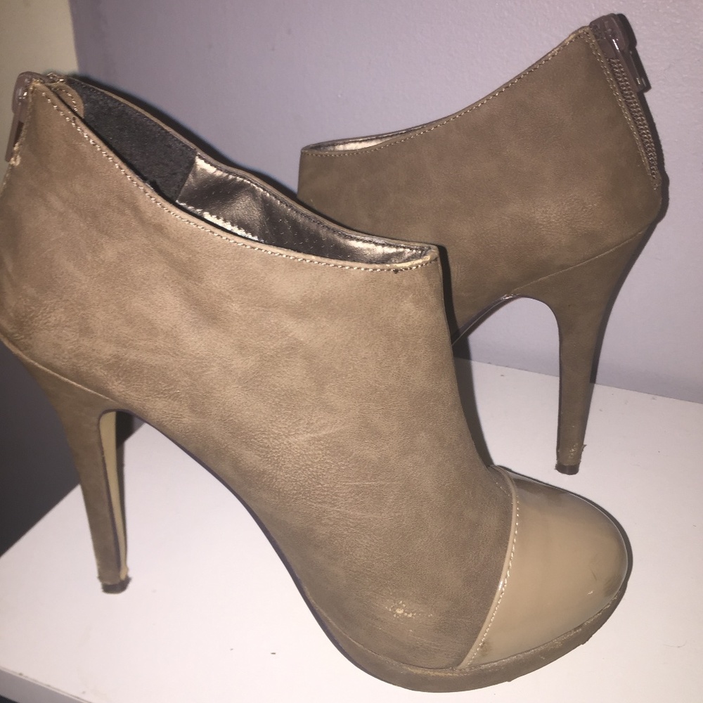 Gray boot heels